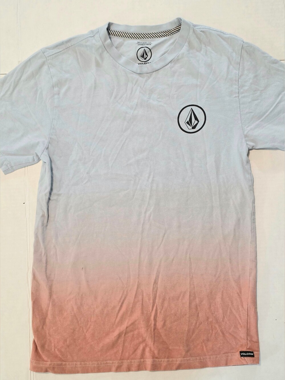 VOLCOM Kids Light Blue Dip Dye Modern Fit T-Shirt Size Medium